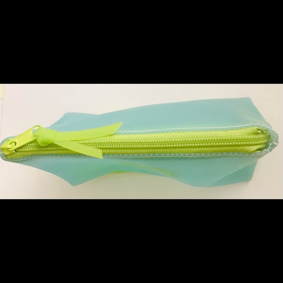 New Blue iPhone Case small r on Front 8” by 5” Make Up Jana Feifer - Picture 5 of 11